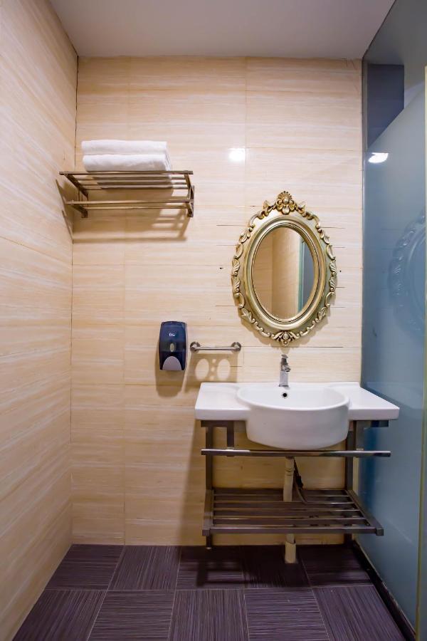 Beez Hotel Kuala Lumpur Buitenkant foto